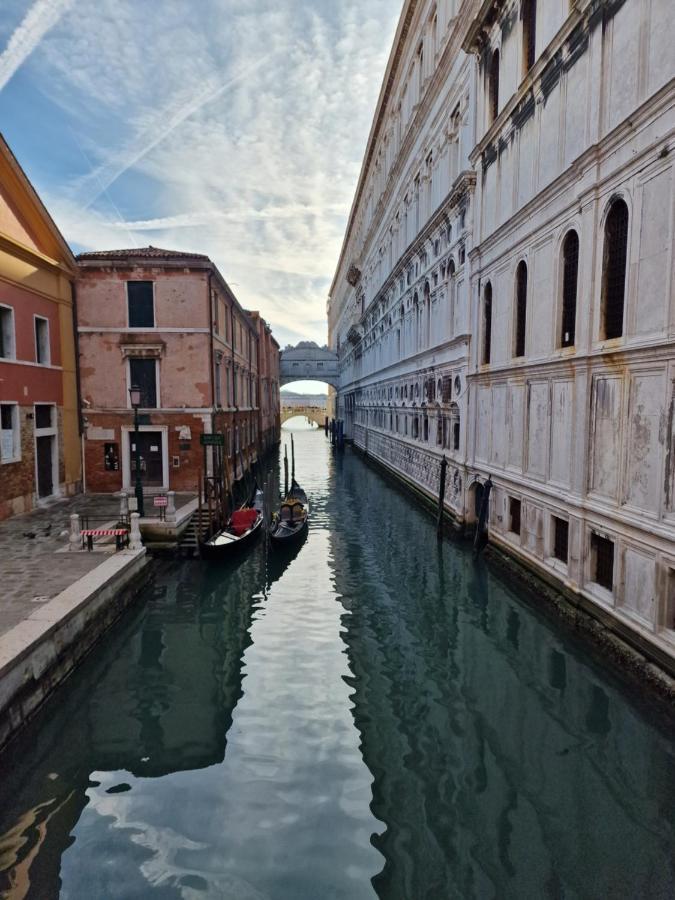 Appartamento Al Centro Di Venezia 6 Posti Letto ภายนอก รูปภาพ